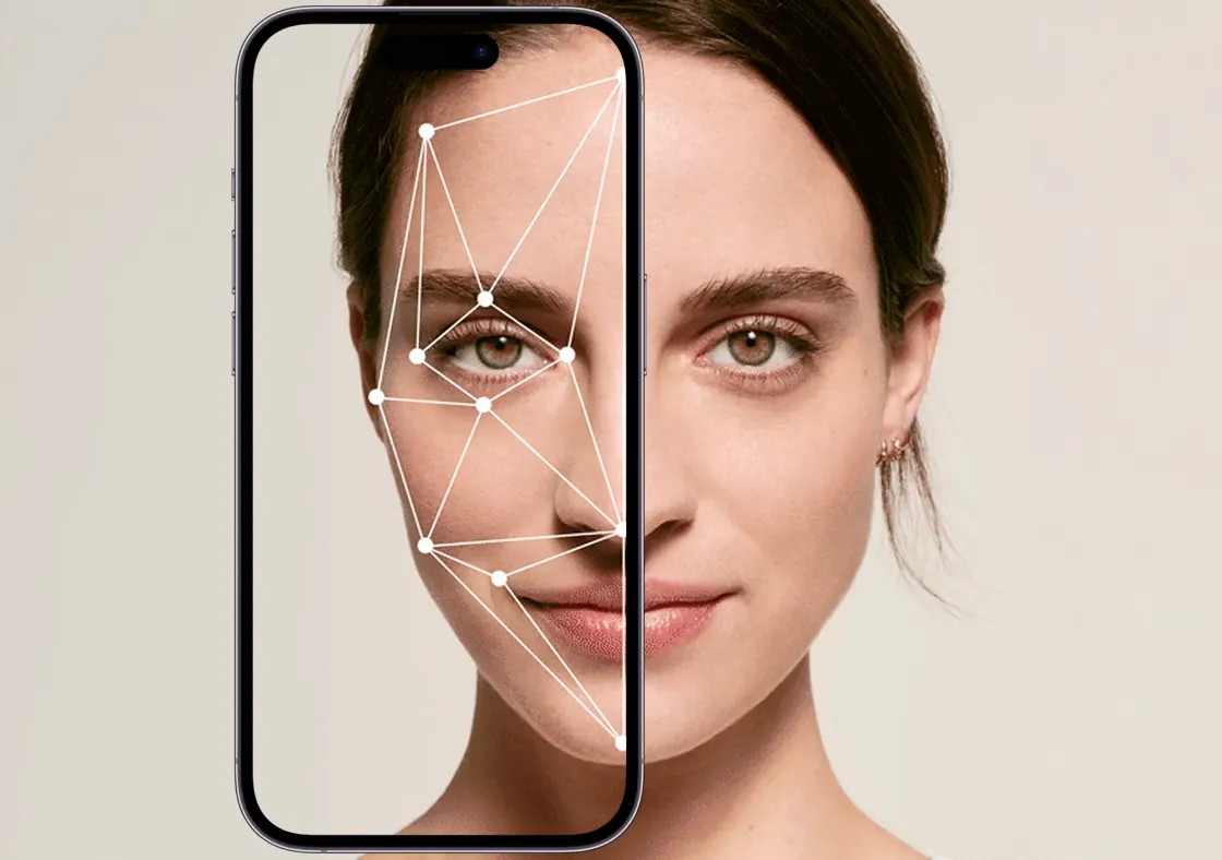 Oia maps facial features through the phone